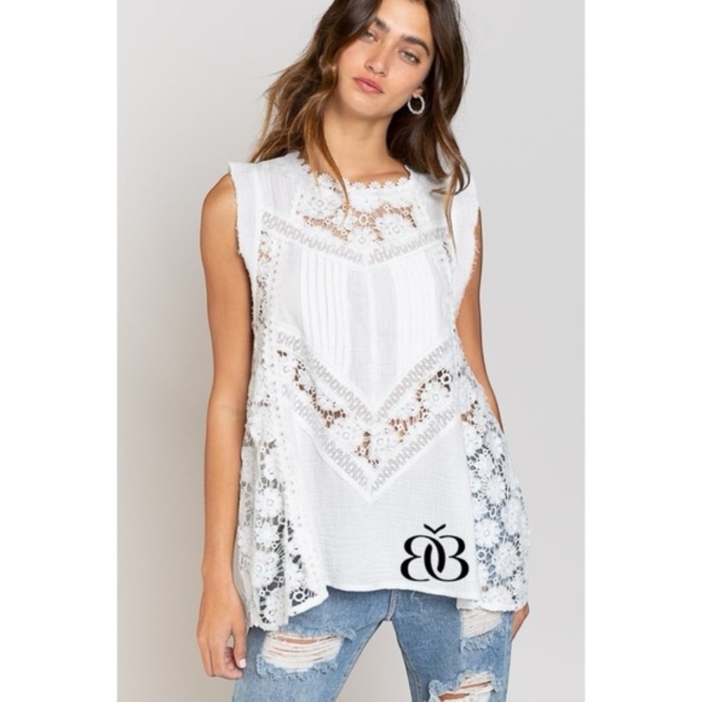 POL Off White Floral Lace & Cotton Gauze Sleeveless Tunic Top